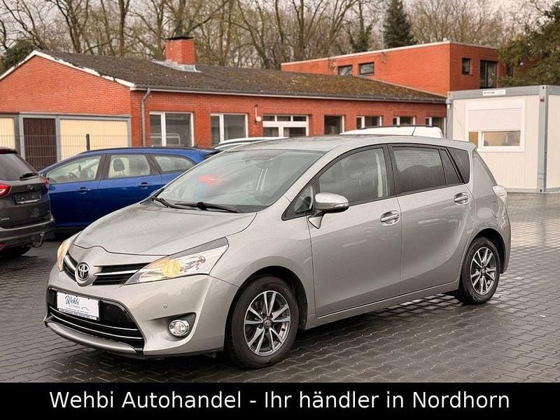 Gebraucht Toyota Verso Life 147 PS (108 kW) 2013 Grau Van / Kleinbus