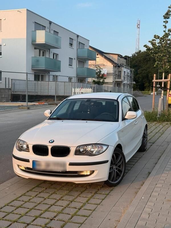 Weiß Gebraucht 2010 BMW 116 Lifestyle Kleinwagen | 5.100 € (Etwas zu teuer) - Bild 1/4