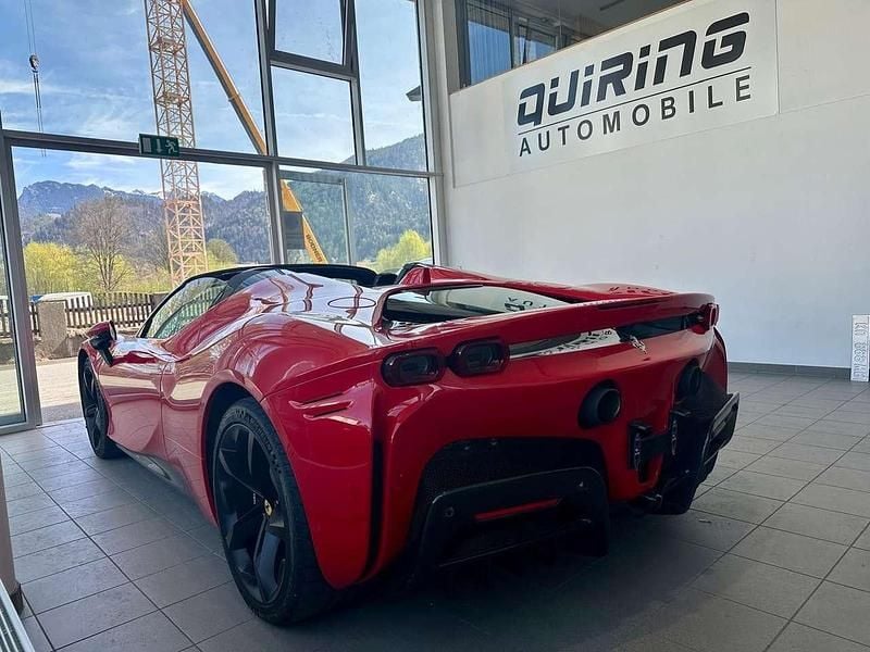 Second-hand Ferrari SF90 999 CP (734 kW) 2024 Roșu Cabrio