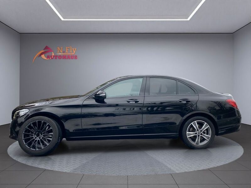 Obsidianschwarz metalliclack Gebraucht 2019 Mercedes C200 Avantgarde Limousine | 23.200 € (Guter Preis) - Bild 1/4