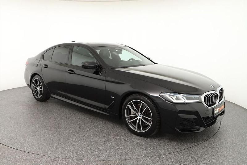 Schwarz Gebraucht 2023 BMW 530 M Sport Limousine | 40.880 € (Guter Preis) - Bild 1/4
