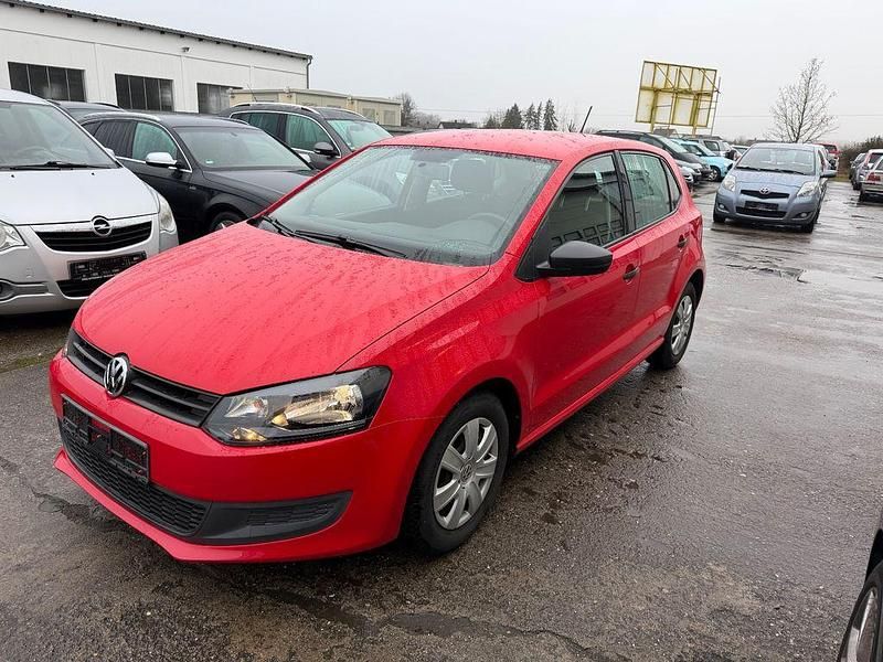 Rot Gebraucht 2012 VW Polo Trendline Limousine | 4.750 € (Guter Preis) - Bild 1/4
