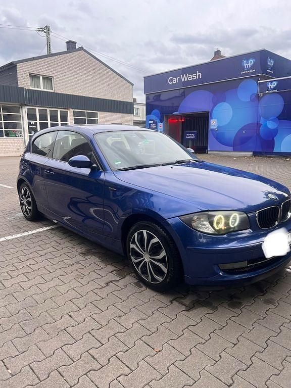 Blau Gebraucht 2009 BMW 120 Kleinwagen | 4.999 € (Fairer Preis) - Bild 1/4