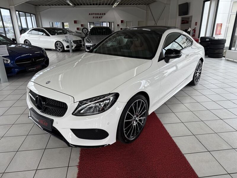 Weiß Gebraucht 2017 Mercedes C220 AMG line Coupé | 20.849 € (Fairer Preis) - Bild 1/4