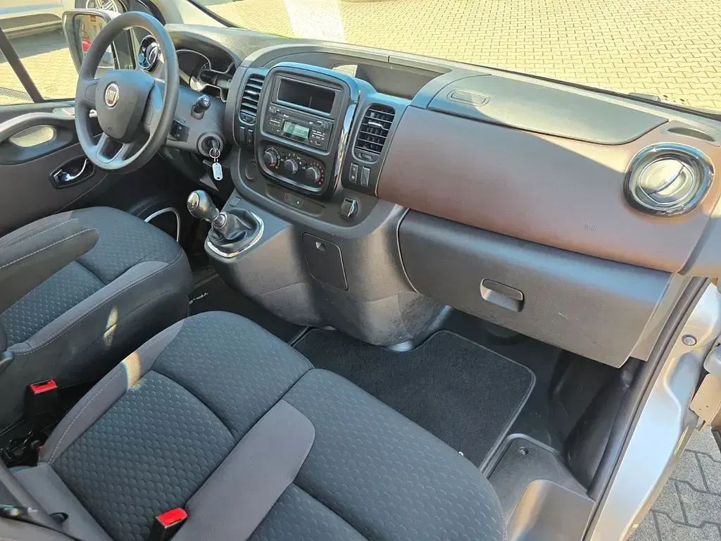 Gebraucht Fiat Talento Family 125 PS (91 kW) 2018 Silber Van / Kleinbus