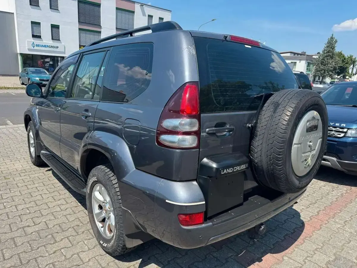 Gebraucht Toyota Land Cruiser Luna 173 PS (127 kW) 2008 Dark grey SUV