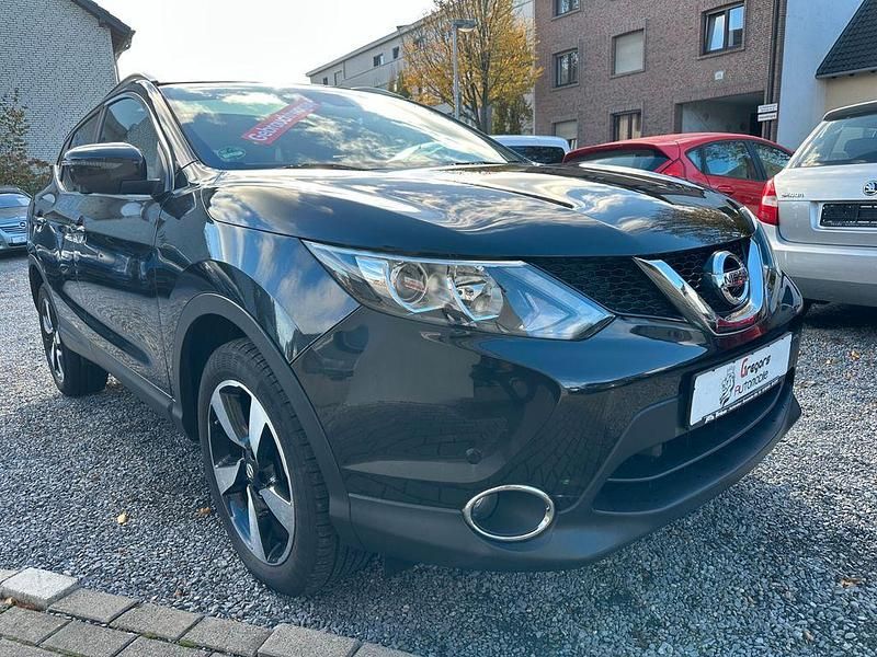 Schwarz Gebraucht 2017 Nissan Qashqai N-Connecta SUV | 11.650 € (Fairer Preis) - Bild 1/4