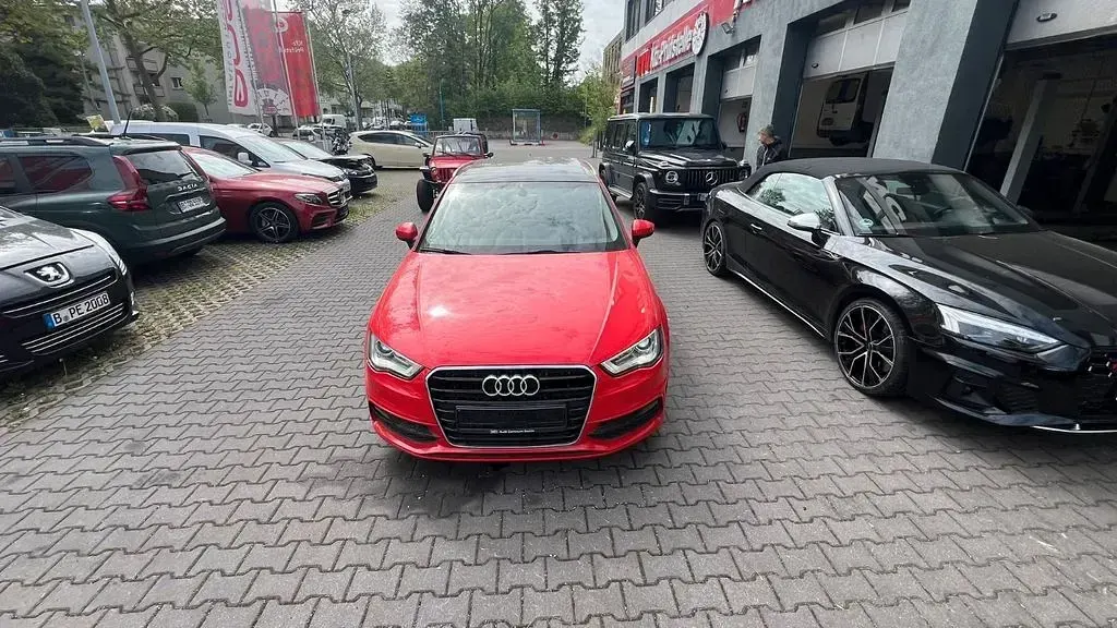Gebraucht Audi A3 Ambiente 150 PS (110 kW) 2016 Rot Limousine