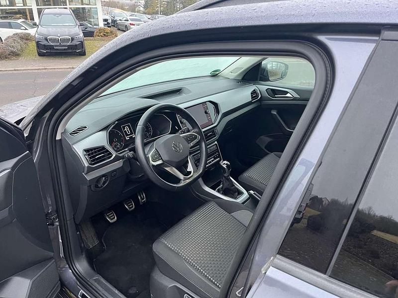Gebraucht VW T-Cross Active 110 PS (80 kW) 2022 Rauchgrau metallic SUV