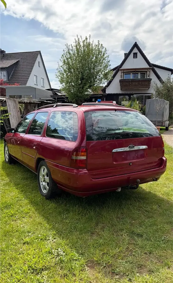 Gebraucht Ford Mondeo 115 PS (84 kW) 1998 Rot Kombi