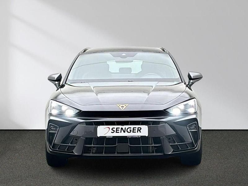 Second-hand Cupra Leon 150 CP (110 kW) 2025 Negru Break