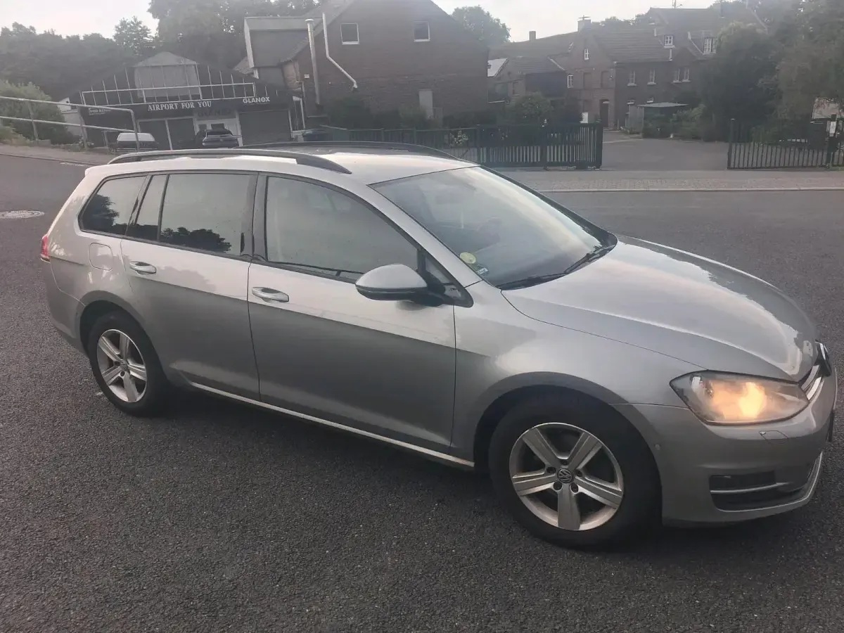 Gebraucht VW Golf VII 115 PS (84 kW) 2014 Silber Kombi