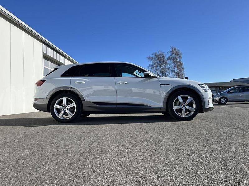 Gebraucht Audi e-tron Advanced 300 kW (408 PS) 2023 Weiß SUV