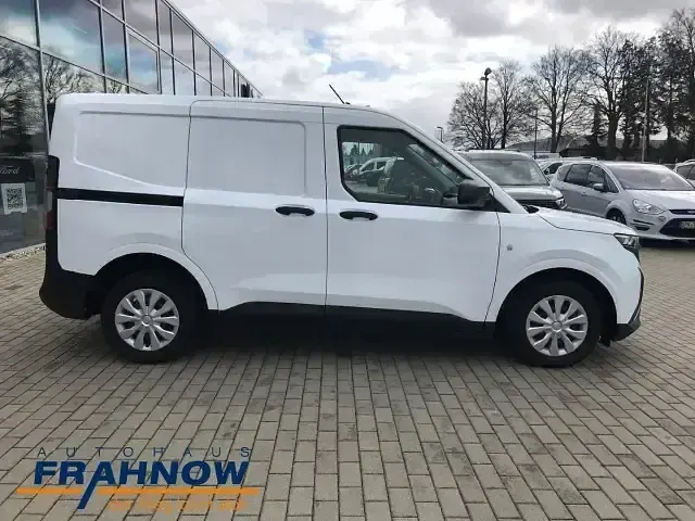 Gebraucht Ford Transit Trend 101 PS (74 kW) 2024 Frostweiß Van