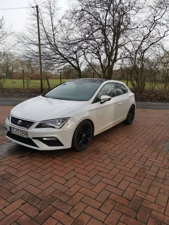 Weiß Gebraucht 2017 Seat Leon SC FR Kleinwagen | 9.000 € (Superpreis) - Bild 1/4