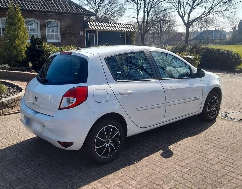 Gebraucht Renault Clio IV Expression 75 PS (55 kW) 2012 Weiß Kleinwagen