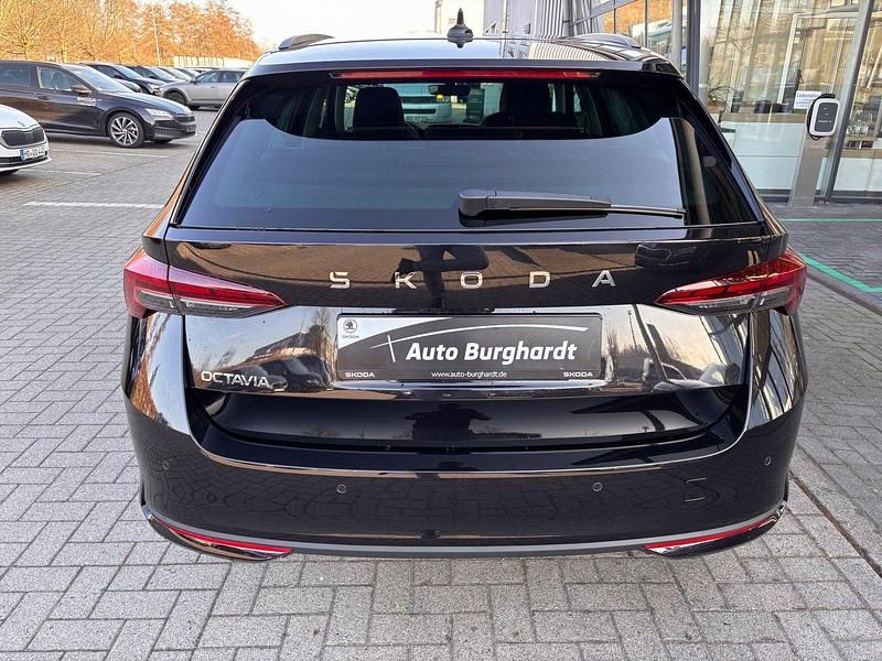 Neu Skoda Octavia Selection 150 PS (110 kW) 2026 Schwarz Kombi