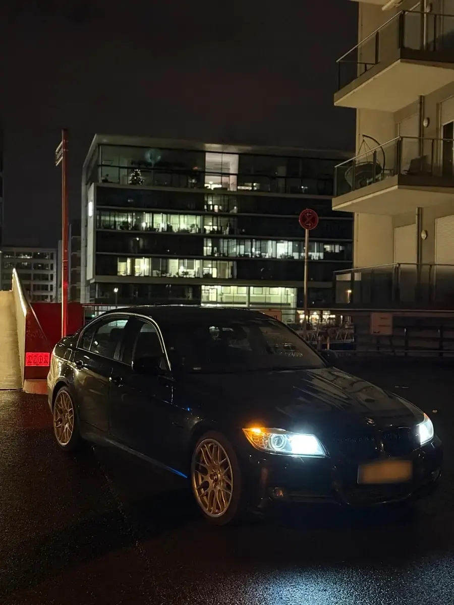 Gebraucht BMW 330 245 PS (180 kW) 2009 Schwarz Limousine