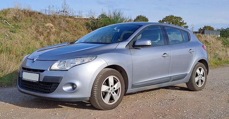 Gebraucht Renault Mégane Dynamique 131 PS (96 kW) 2010 Limousine