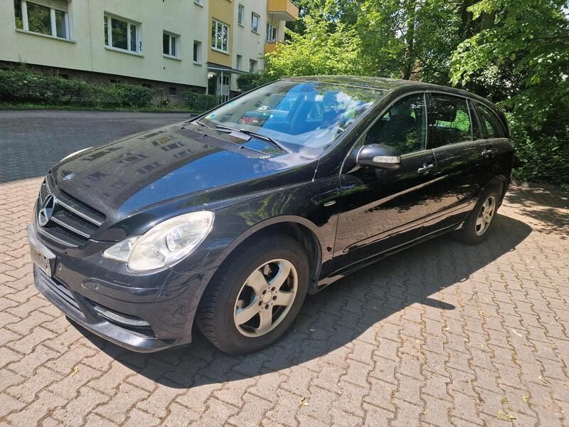 Schwarz Gebraucht 2011 Mercedes R350 Van / Kleinbus | 5.900 € (Superpreis) - Bild 1/4