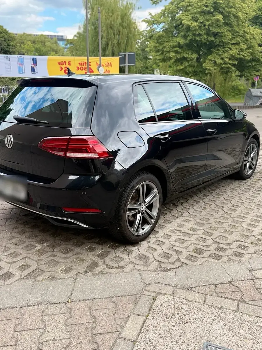 Second-hand VW Golf VII IQ Drive 150 CP (110 kW) 2019 Negru Berlinǎ