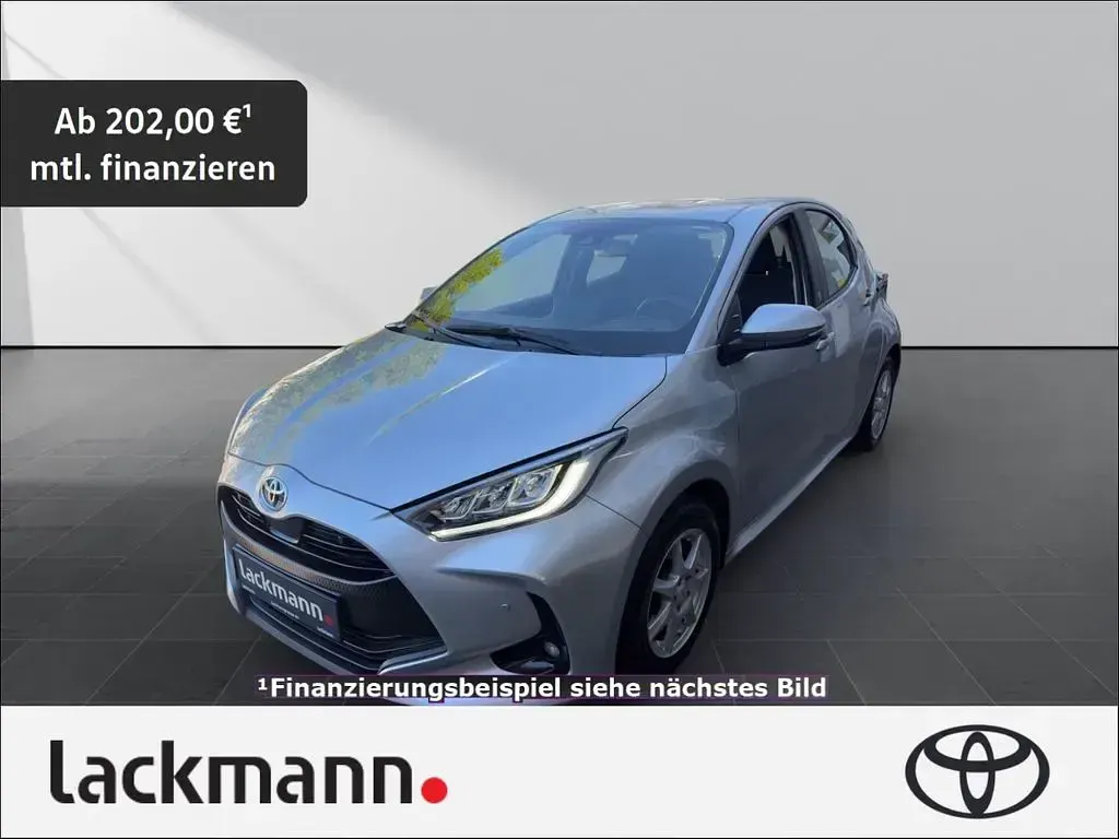 Gebraucht Toyota Yaris Hybrid Team 116 PS (85 kW) 2022 Limousine
