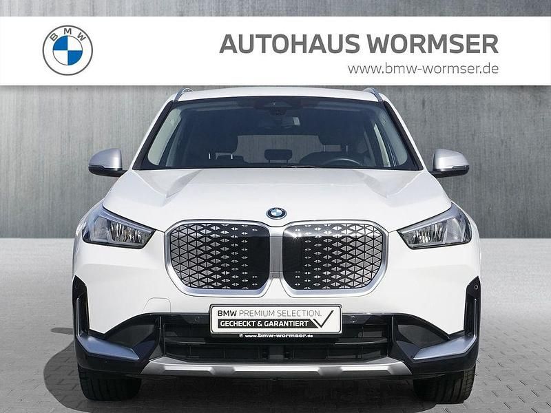 Gebraucht BMW iX1 xLine 225 kW (306 PS) 2023 Weiß SUV