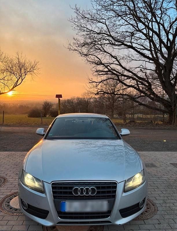 Grau Gebraucht 2009 Audi A5 Coupé | 4.990 € (Superpreis) - Bild 1/4