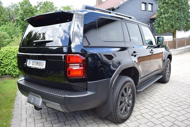Neu Toyota Land Cruiser Executive 205 PS (150 kW) 2026 Schwarz SUV