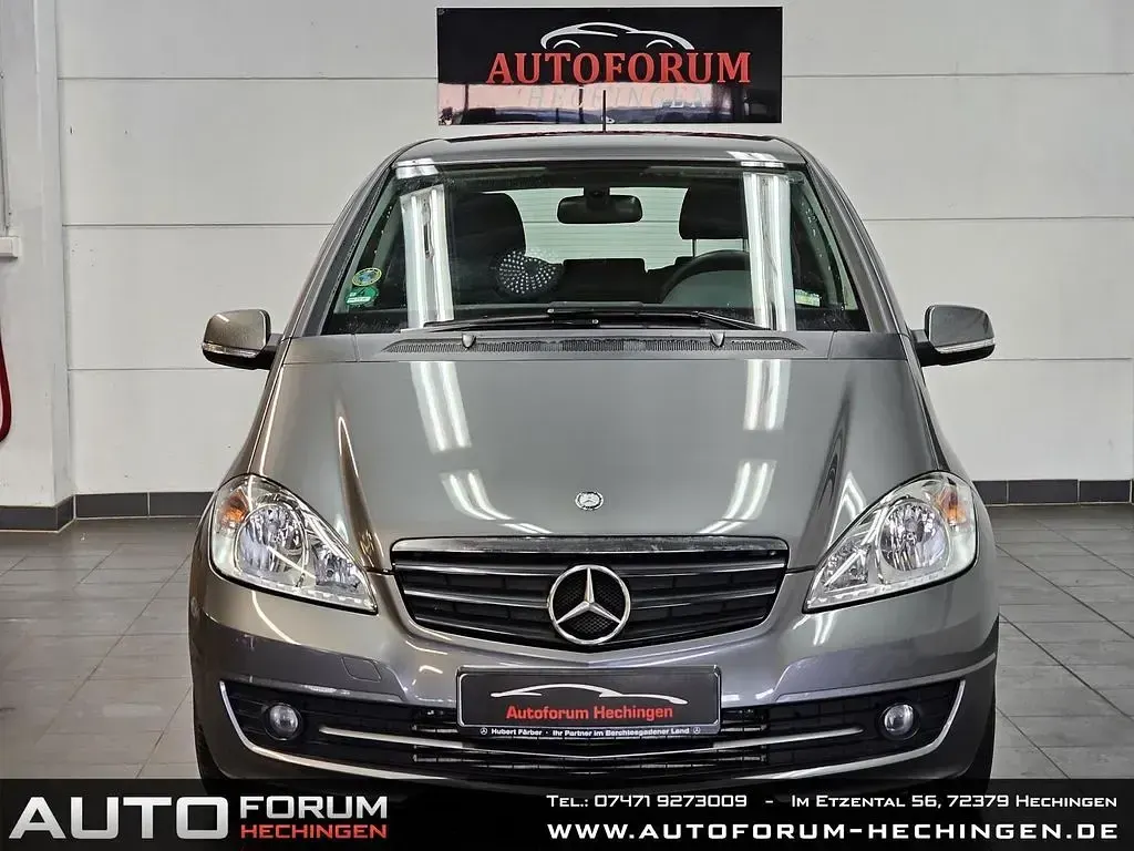 Używany Mercedes A160 82 KM (60 kW) 2012 Szary Sedan/Limuzyna