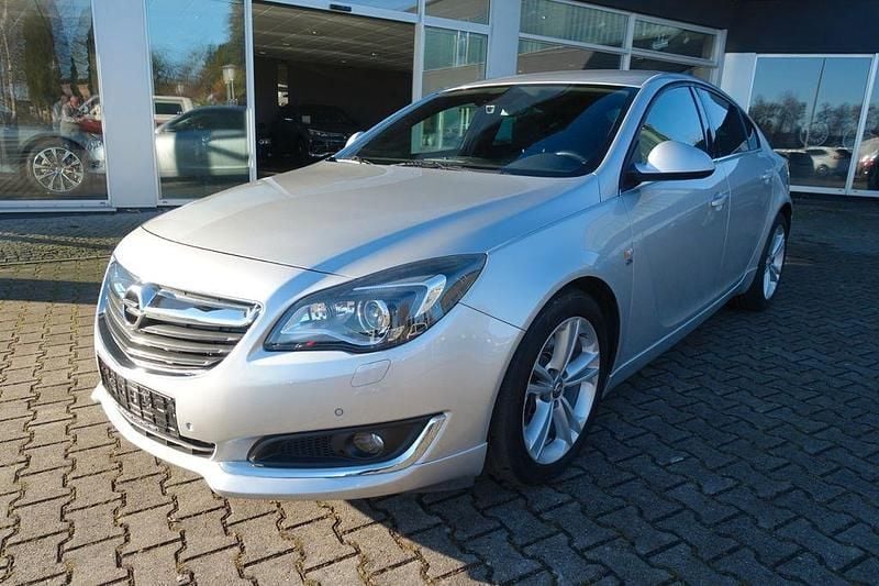Silber Gebraucht 2015 Opel Insignia OPC Limousine | 12.499 € (Teuer) - Bild 1/4