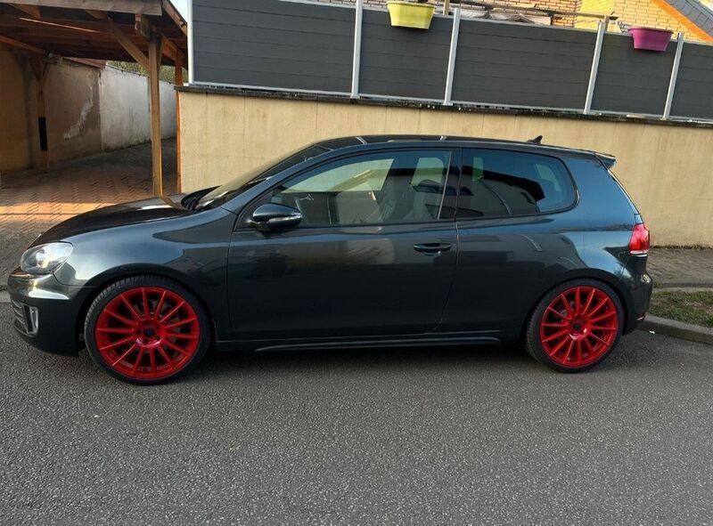 Grau Gebraucht 2011 VW Golf VI GTI Limousine | 15.000 € - Bild 1/4