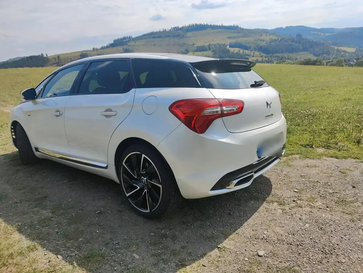 Gebraucht Citroën DS5 163 PS (119 kW) 2013 Weiß Kleinwagen
