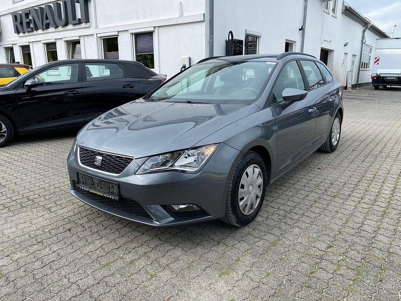 Grau Gebraucht 2015 Seat Leon ST Reference Kombi | 8.700 € (Fairer Preis) - Bild 1/4