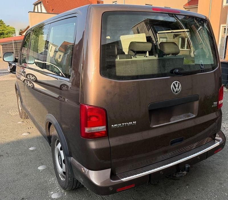 Gebraucht VW T5 140 PS (102 kW) 2010 Braun Van
