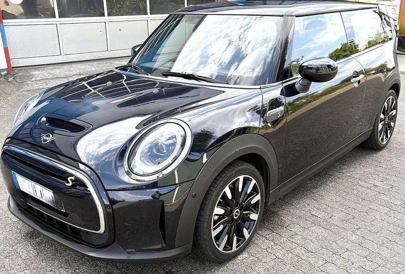 Gebraucht Mini Cooper SE 135 kW (184 PS) 2021 Schwarz Kleinwagen