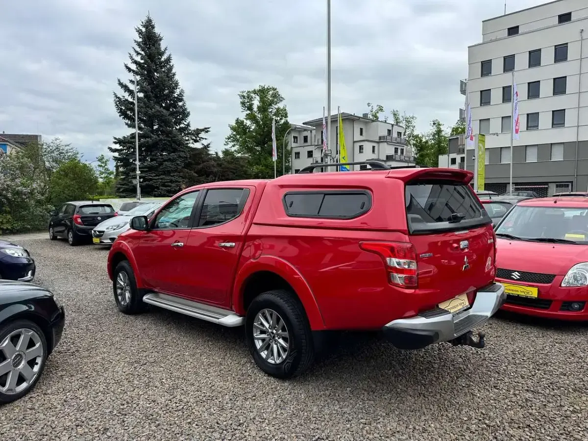 Używany Mitsubishi L200 Plus 181 KM (133 kW) 2017 Czerwony Pickup