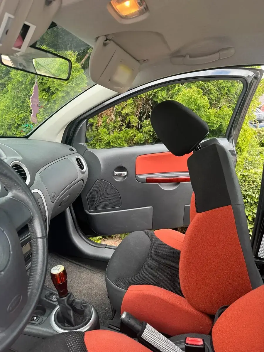 Gebraucht Citroën C2 73 PS (53 kW) 2007 Schwarz Kleinwagen
