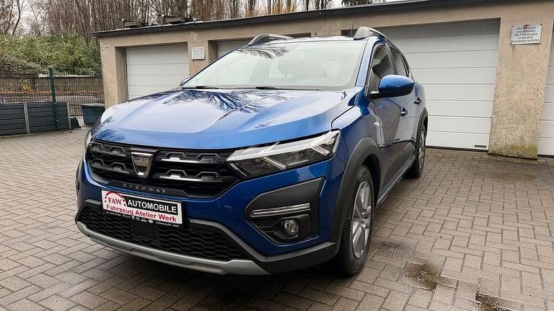 Gebraucht Dacia Sandero Comfort 101 PS (74 kW) 2011 Blau Limousine