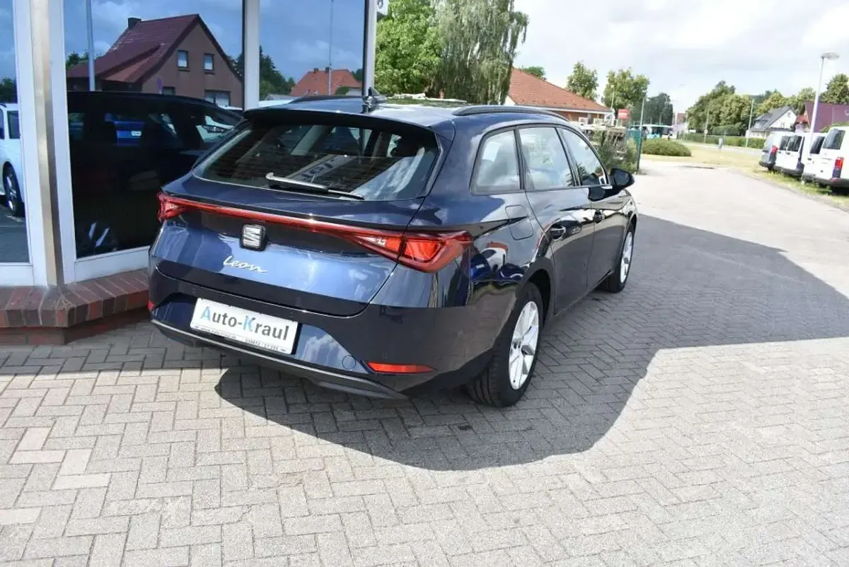 Gebraucht Seat Leon Style 150 PS (110 kW) 2022 Asphalt blue Kombi
