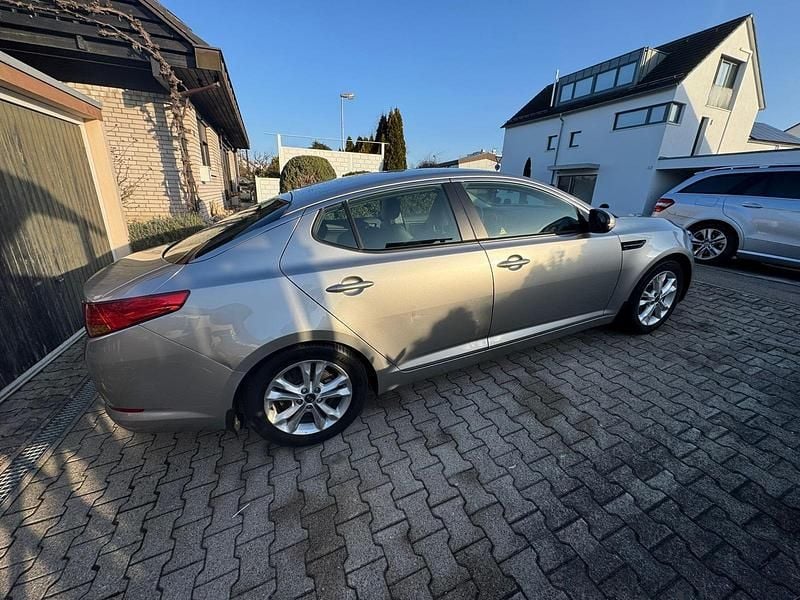 Gebraucht Kia Optima 136 PS (100 kW) 2013 Silber Limousine