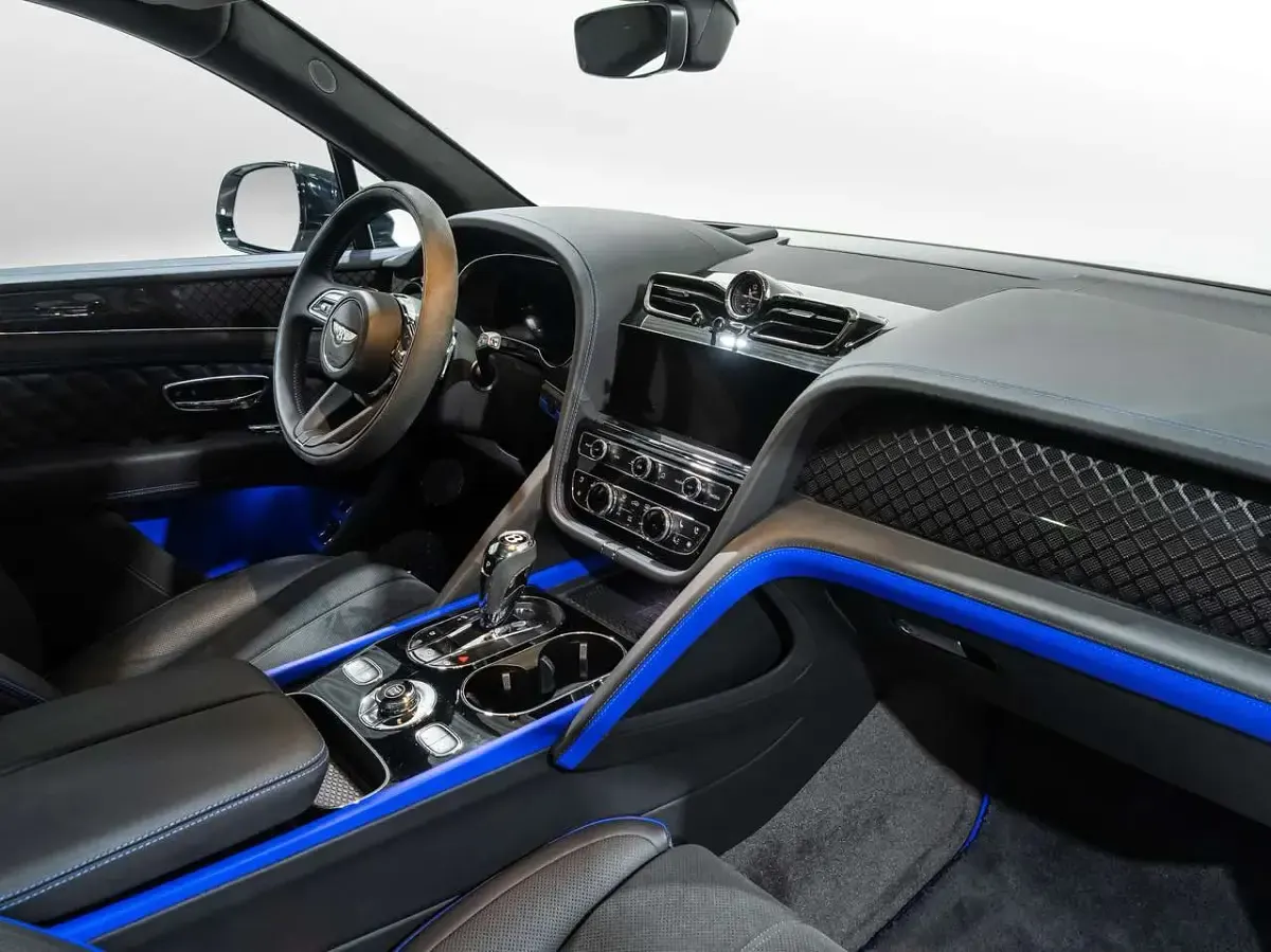 Brugt Bentley Bentayga 551 HK (405 kW) 2025 Sølv SUV