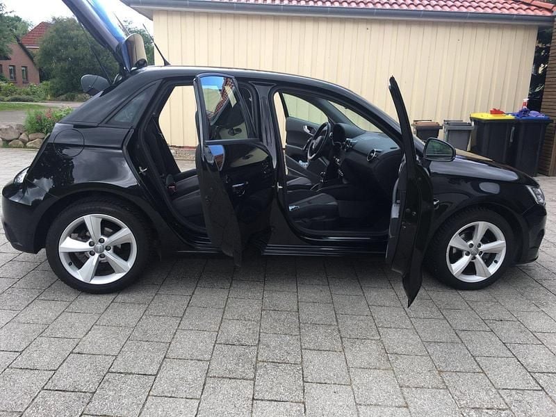 Gebraucht Audi A1 Sportback Design 95 PS (69 kW) 2017 Schwarz Kleinwagen