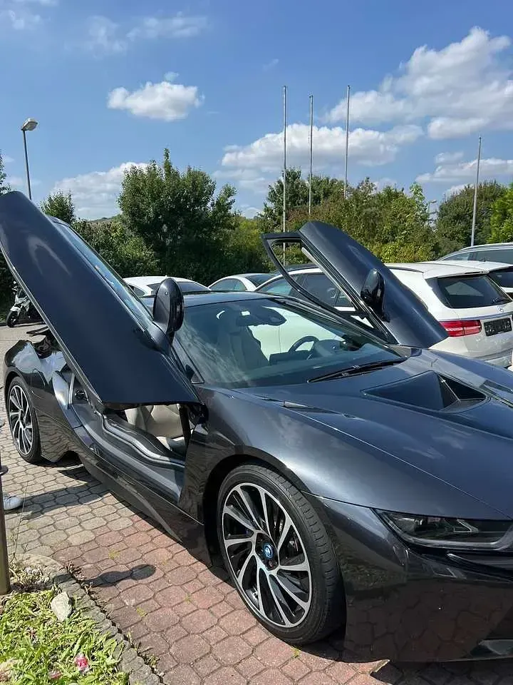 Second-hand BMW i8 362 CP (266 kW) 2018 Negru Coupe