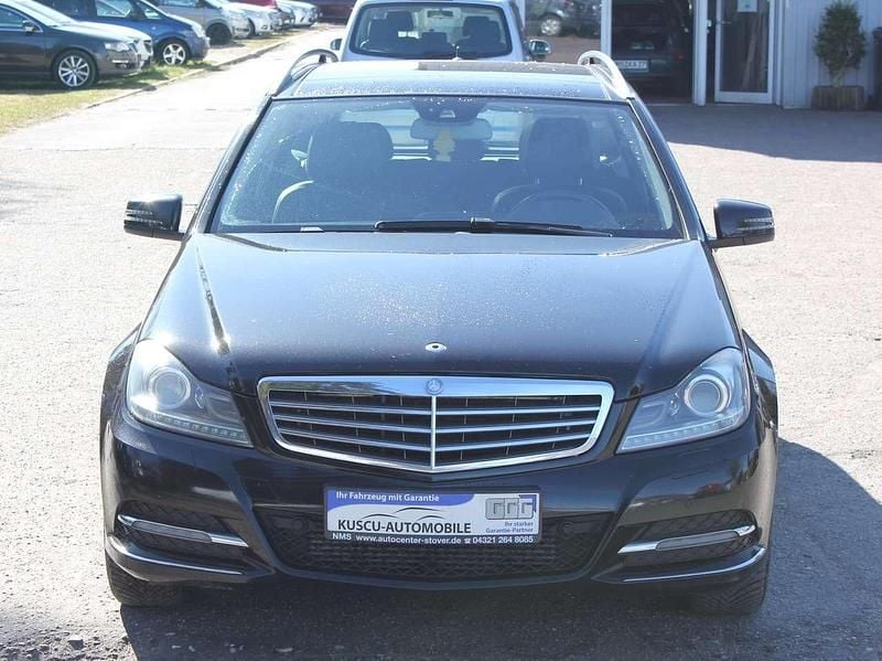 Gebraucht Mercedes C250 204 PS (150 kW) 2013 Schwarz  unilack Kombi