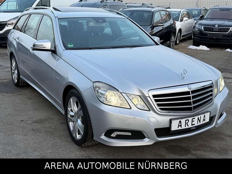 Gebraucht Mercedes E220 Avantgarde 170 PS (125 kW) 2010 Iridiumsilber Kombi