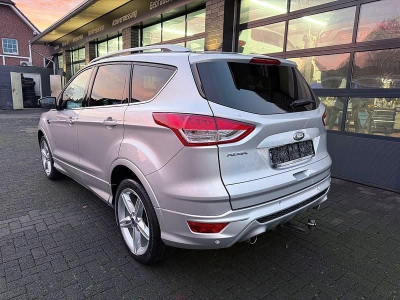 Używany Ford Kuga Individual 179 KM (131 kW) 2016 Srebrny SUV