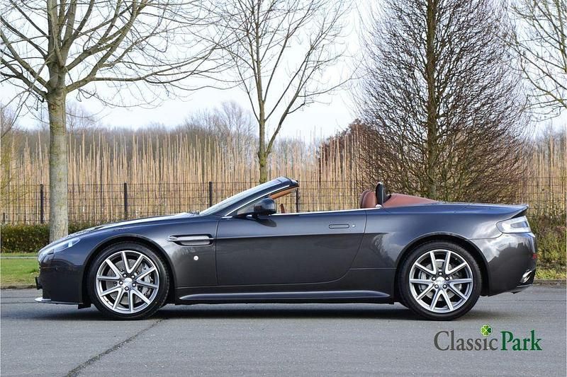 Gebraucht Aston Martin V8 Vantage 436 PS (320 kW) 2013 Grau Cabrio