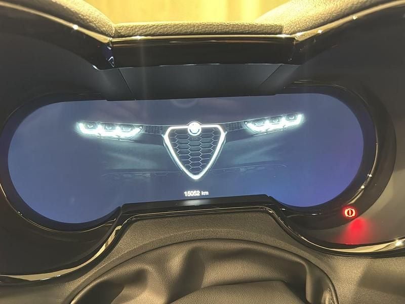 Gebraucht Alfa Romeo Tonale Sprint 131 PS (96 kW) 2023 Rot SUV