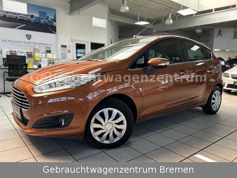 Gebraucht Ford Fiesta Titanium 125 PS (91 kW) 2014 Braun Kleinwagen
